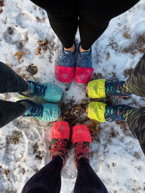 shoe-hoodie-colorful-snow